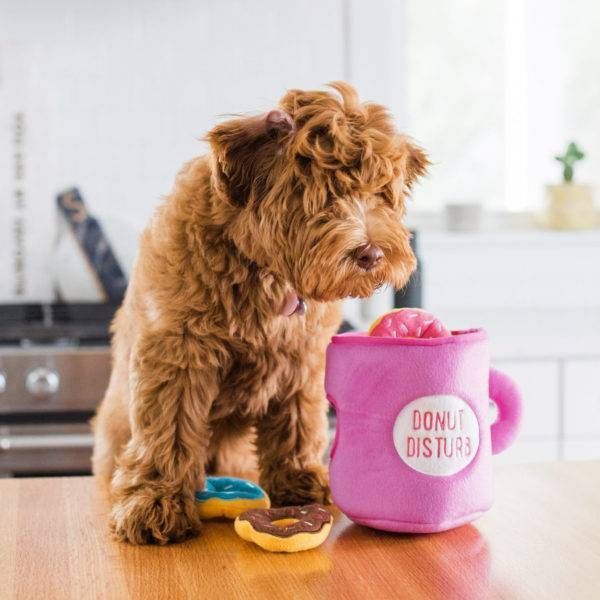 М'яка іграшка для собак кави та пончик ZippyPaws Zippy Burrow Coffee and Donutz з пищалкою 28463 фото