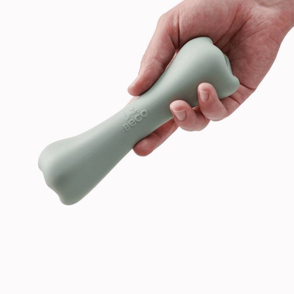 Жувальна іграшка з отвором для ласощів для собак Beco Pets Treat Bone Зелений 40242 фото