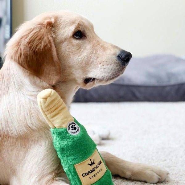 Мягкая игрушка для собак бутылка шампанского ZippyPaws Happy Hour Crusherz Champagne с пищалкой 28455 фото