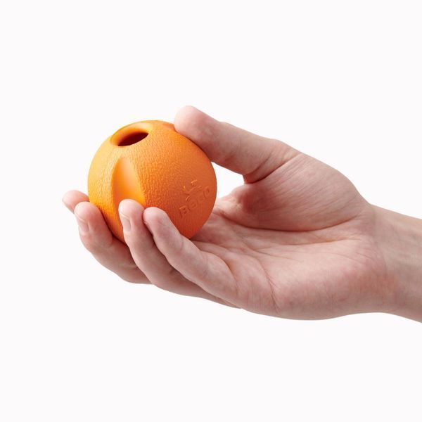 Игрушка мячик с отверстием для вкусняшек для собак Beco Pets Fetch Ball Оранжевый 31353 фото