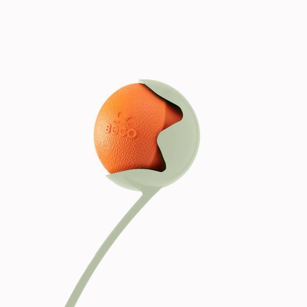 Игрушка мячик с отверстием для вкусняшек для собак Beco Pets Fetch Ball Оранжевый 31353 фото