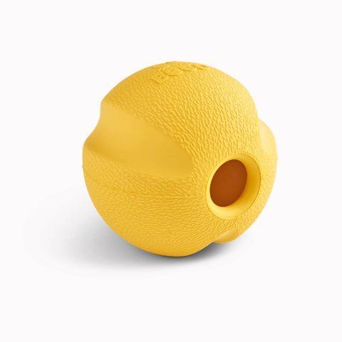 Игрушка мячик с отверстием для вкусняшек для собак Beco Pets Fetch Ball Желтый 31354 фото